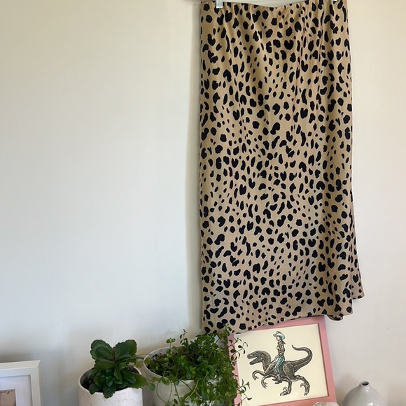 WD.NY animal print satin midi skirt. Sz Medium - Picture 3 of 7